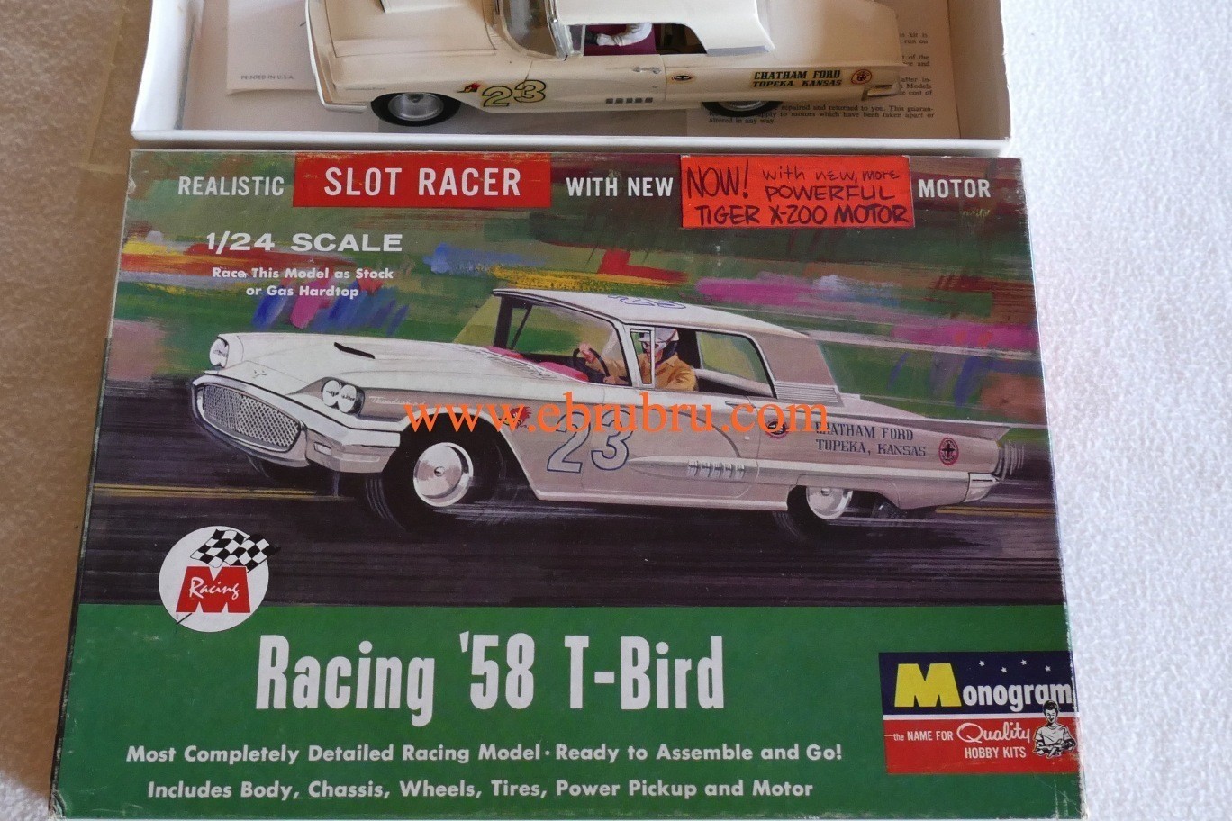 58 T-BIRD SLOT CAR 1/24 MONOGRAM REF SR2404 - 698 BOX