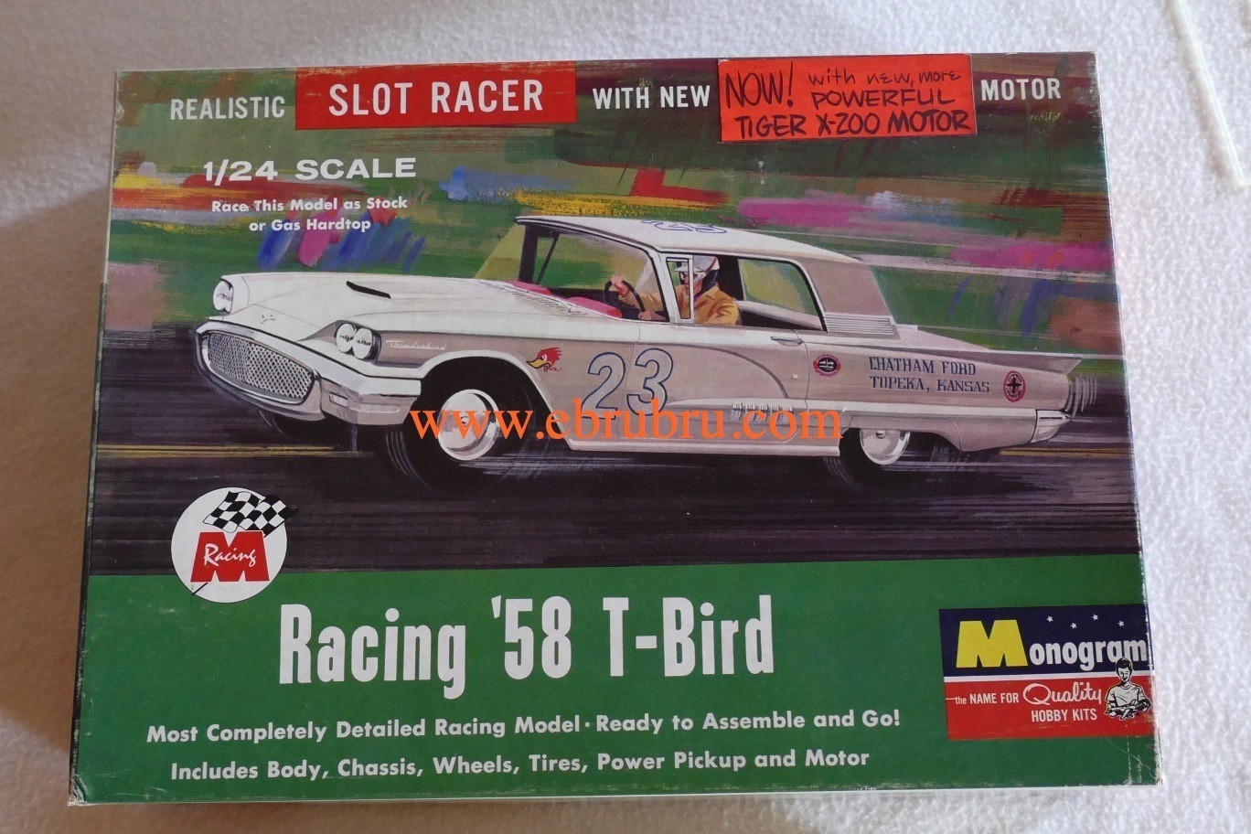 58 T-BIRD SLOT CAR 1/24 MONOGRAM REF SR2404 - 698 BOX