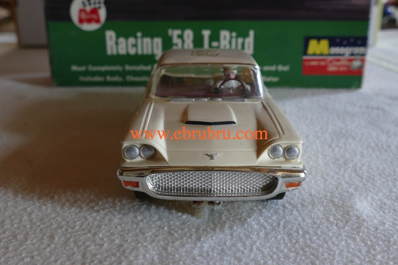 58 T-BIRD SLOT CAR 1/24 MONOGRAM REF SR2404 - 698 BOX