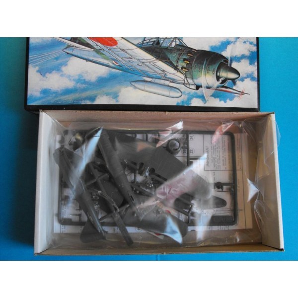 MITSUBISHI A6M5 ZERO HELLER  1/72 EME