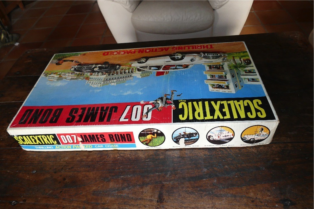 COFFRET JAMES BOND 007 SET SCALEXTRIC