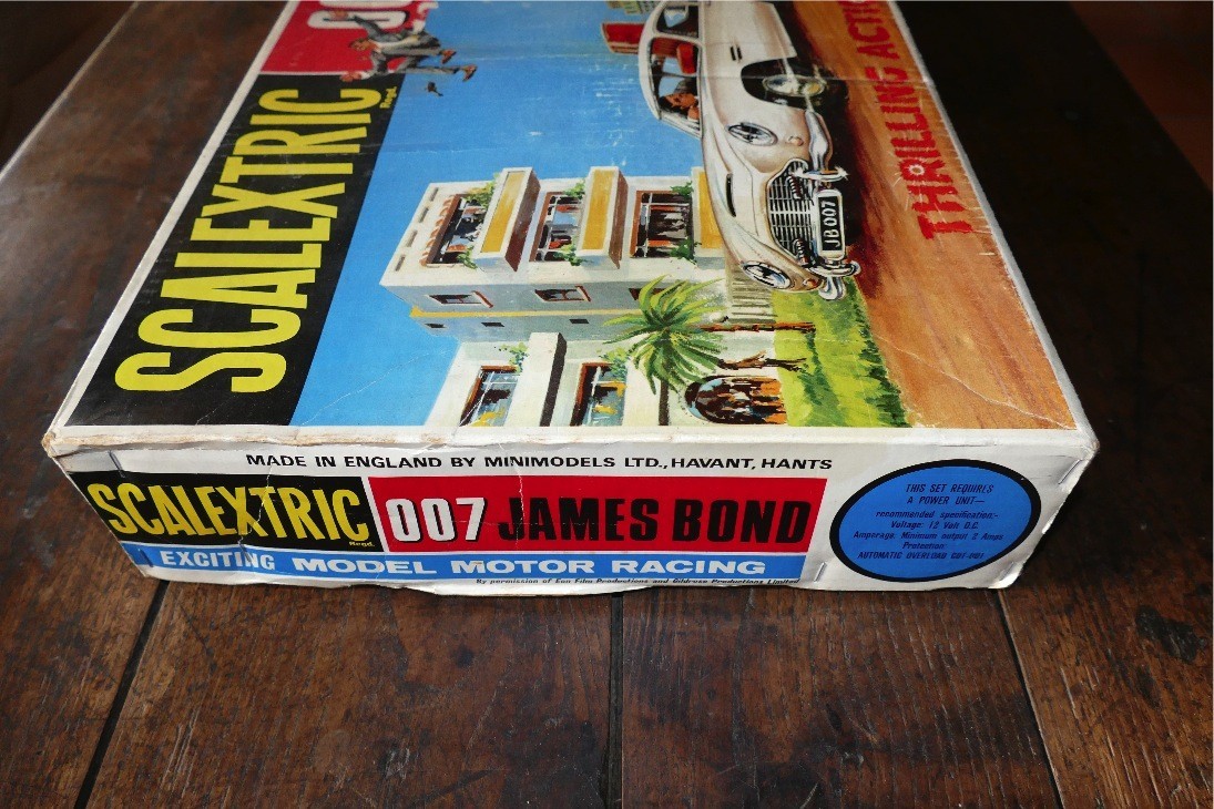 COFFRET JAMES BOND 007 SET SCALEXTRIC