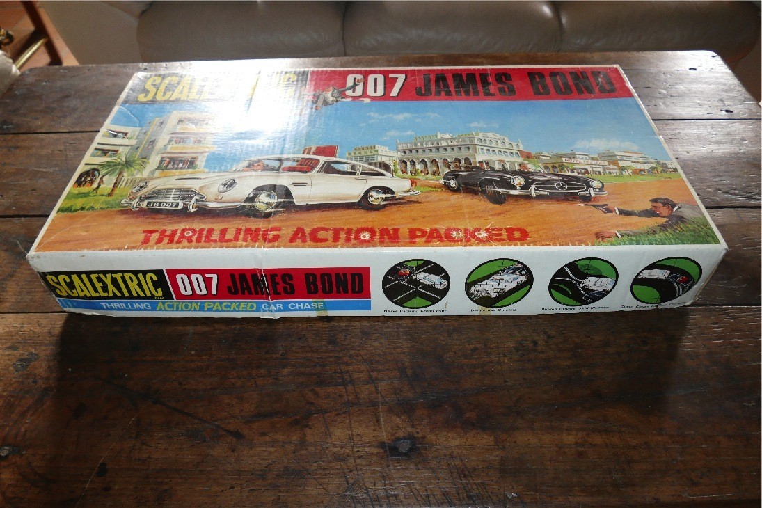 COFFRET JAMES BOND 007 SET SCALEXTRIC