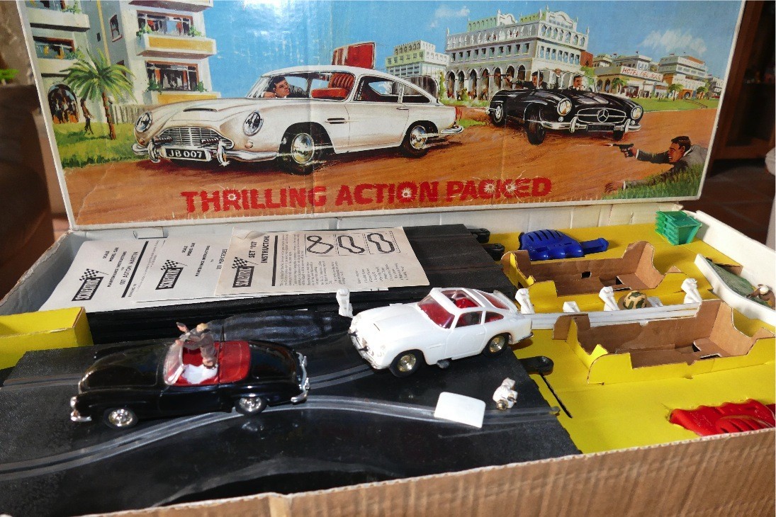 COFFRET JAMES BOND 007 SET SCALEXTRIC