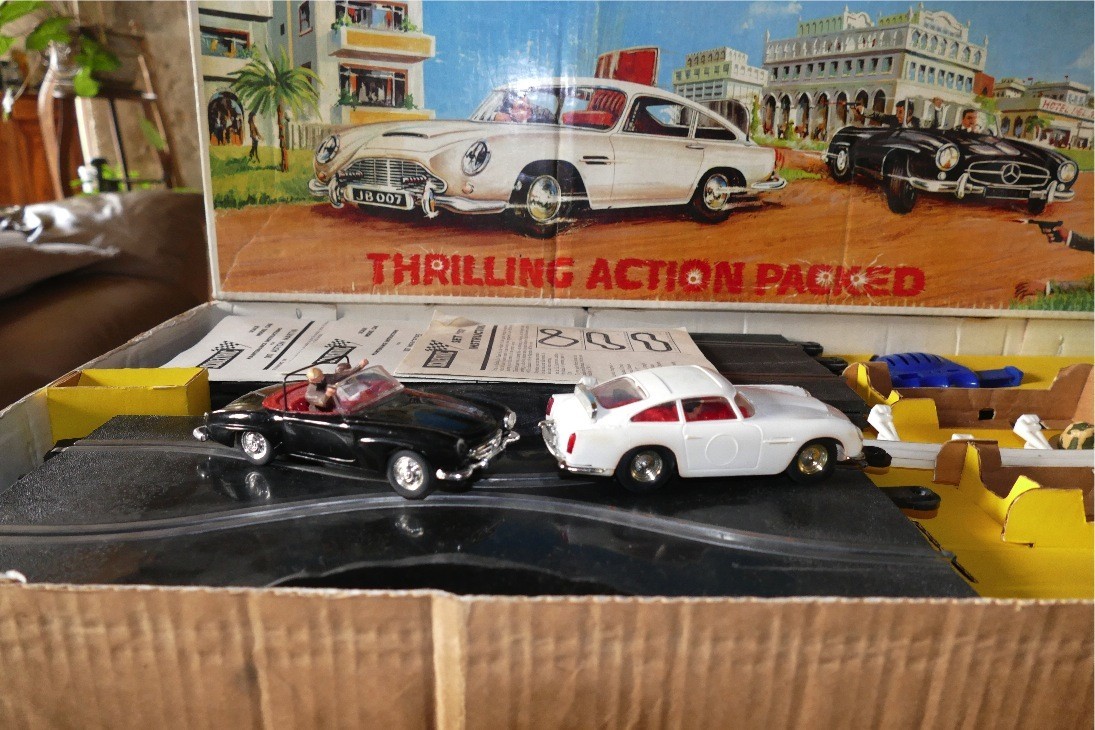 COFFRET JAMES BOND 007 SET SCALEXTRIC