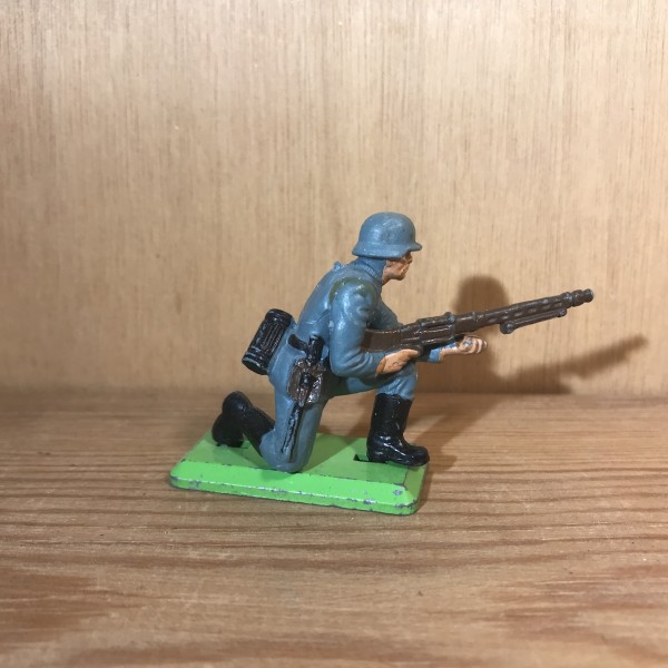 Soldat allemand MG à la hanche accroupi BRITAINS DEETAIL