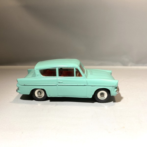 Ford Anglia DINKY TOYS 155