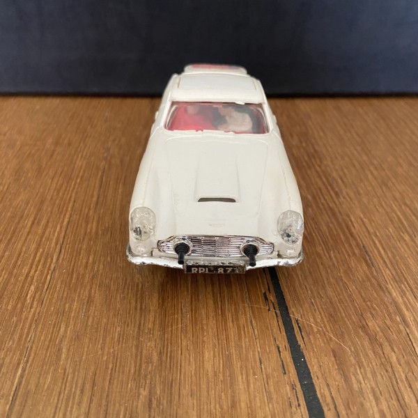 Aston Martin DB4 GT blanche James Bond 007 Scalextric C97