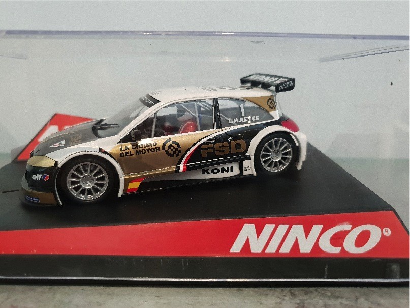 NINCO 50414 RENAULT MEGANE TROPHY KONI