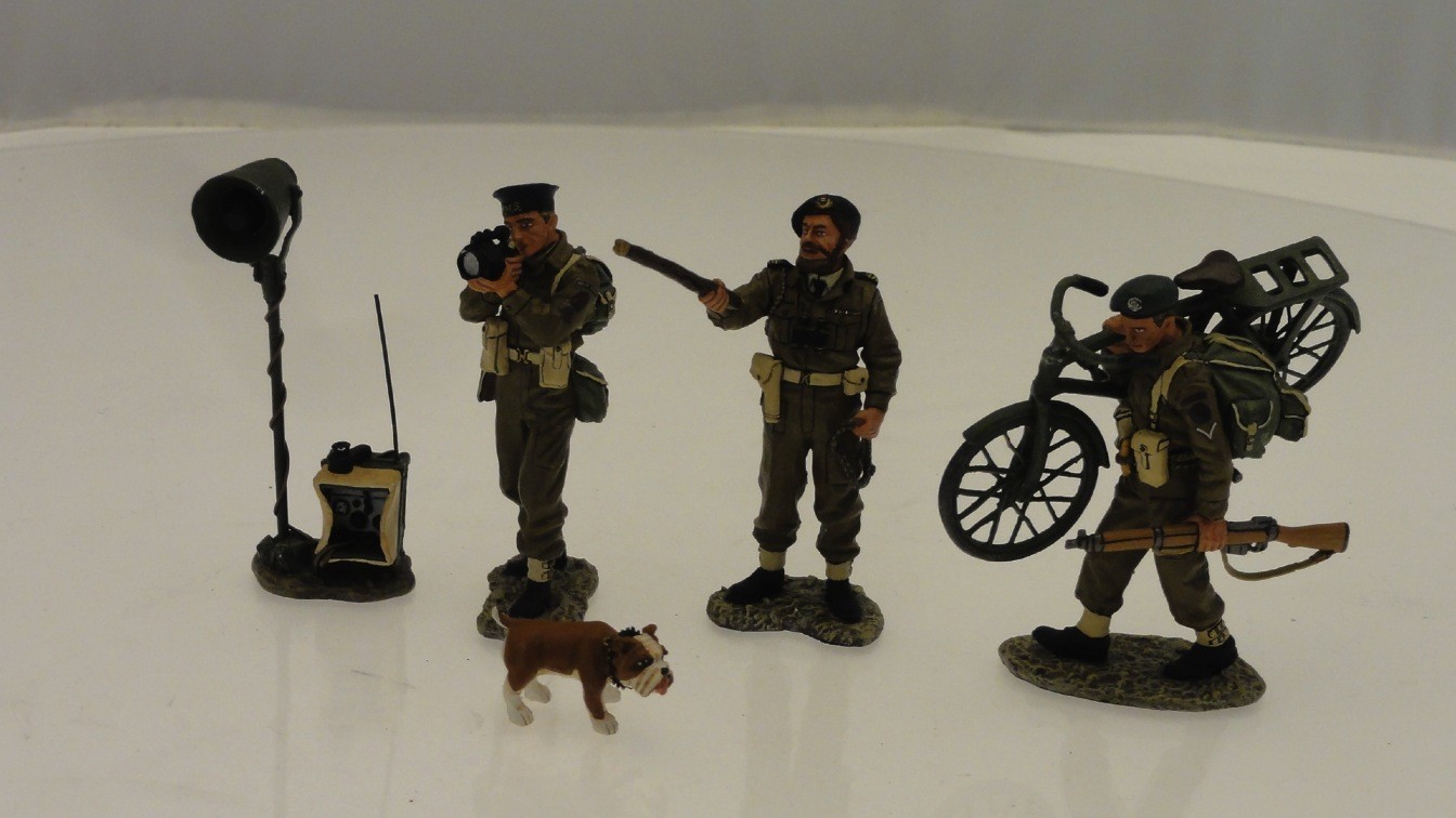 DD054 BRITISH BEACH MASTER CHURCHILL'S COMMANDOS KING & COUNTRY