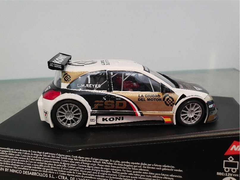 NINCO 50414 RENAULT MEGANE TROPHY KONI