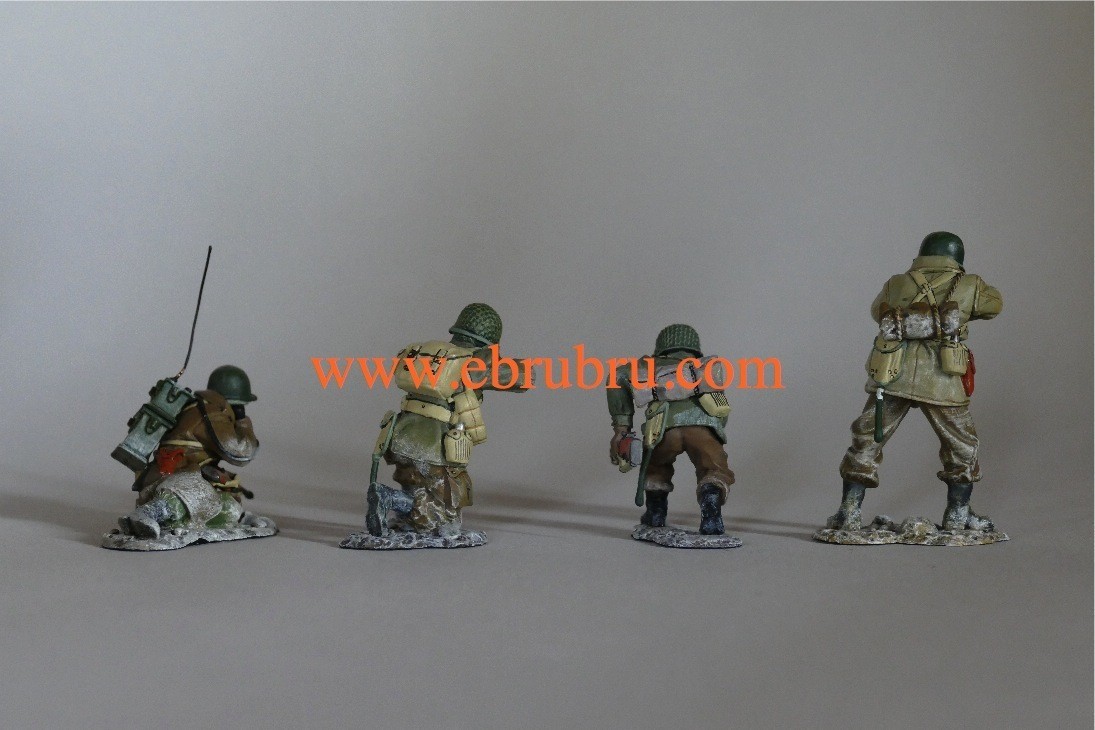 BBA001 US RIFLE SECTION BASTOGNE KING & COUNTRY