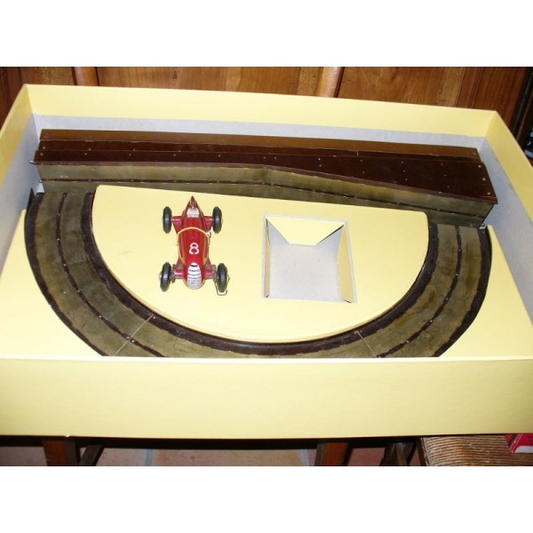 COFFRET PARUNA AVEC SA VOITURE F1