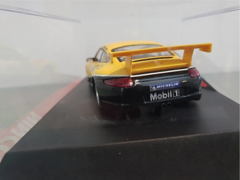 NINCO 50445 PORSCHE 997 FORUM GELB