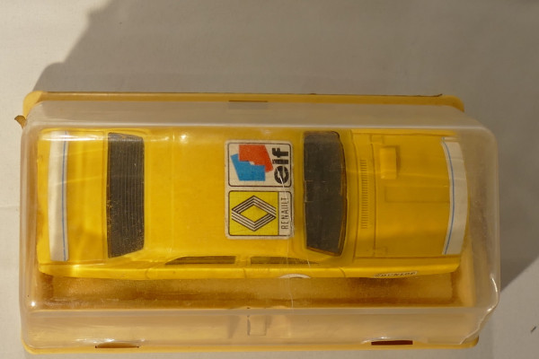 RENAULT  R 12 GORDINI SCALEXTRIC JAUNE