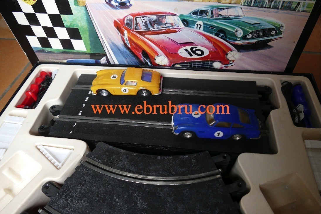 Set 60 aston DB4 bleu Ferrari Berlinetta Jaune Scalextric