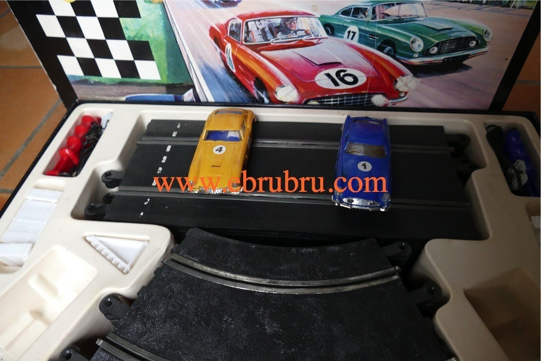 Set 60 aston DB4 bleu Ferrari Berlinetta Jaune Scalextric