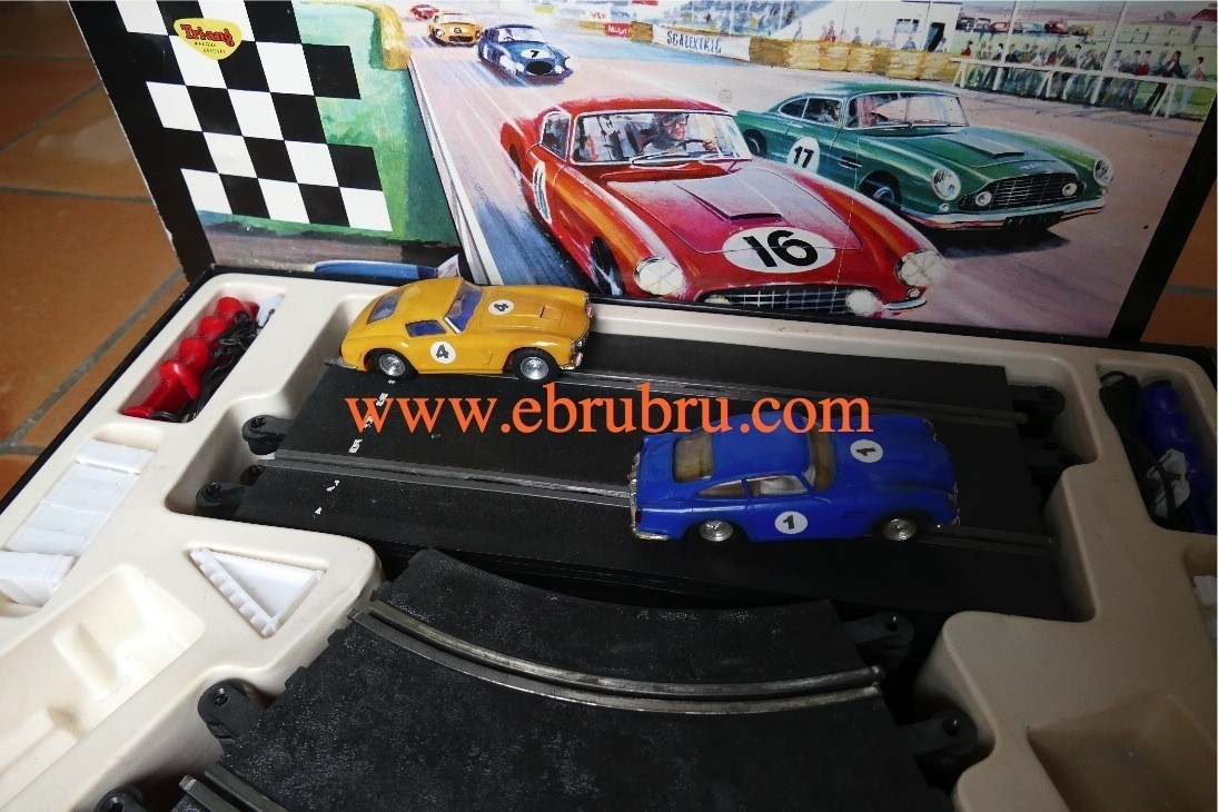 Set 60 aston DB4 bleu Ferrari Berlinetta Jaune Scalextric