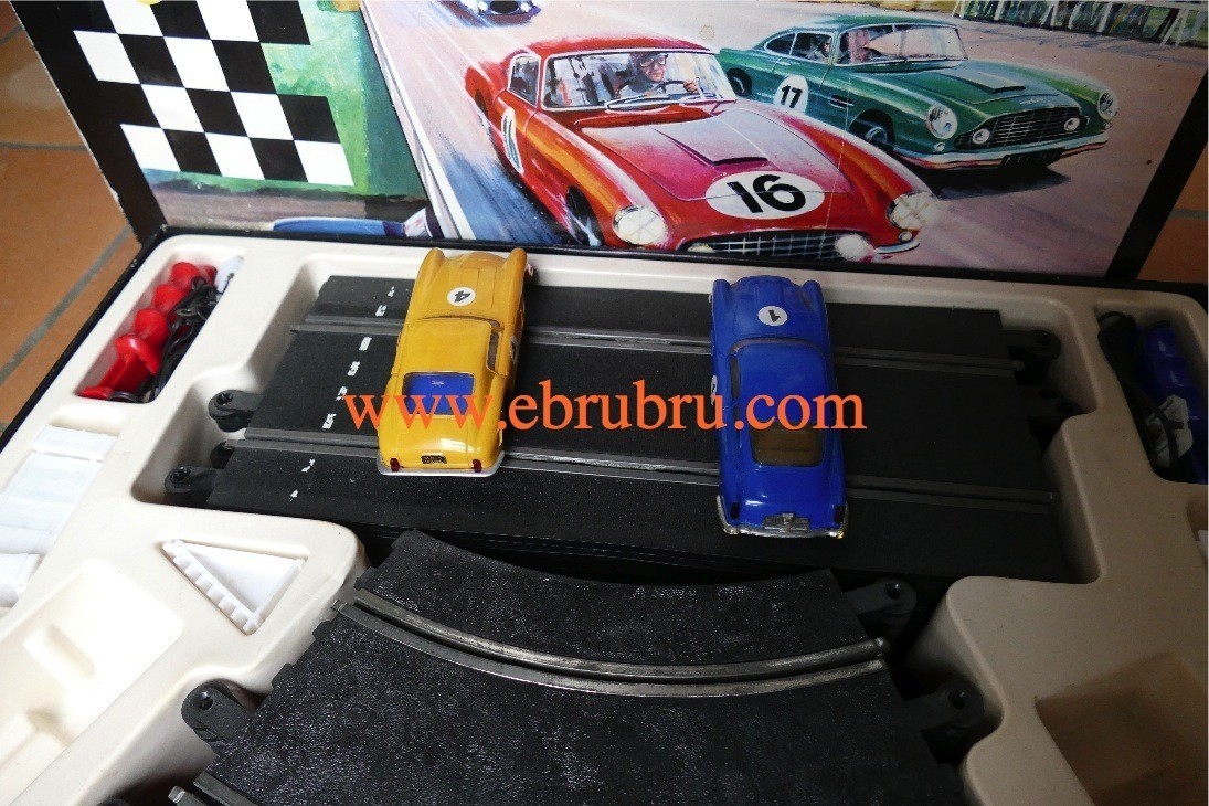 Set 60 aston DB4 bleu Ferrari Berlinetta Jaune Scalextric