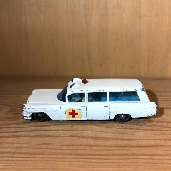 S&S Cadillac Ambulance No 54 MATCHBOX Lesney