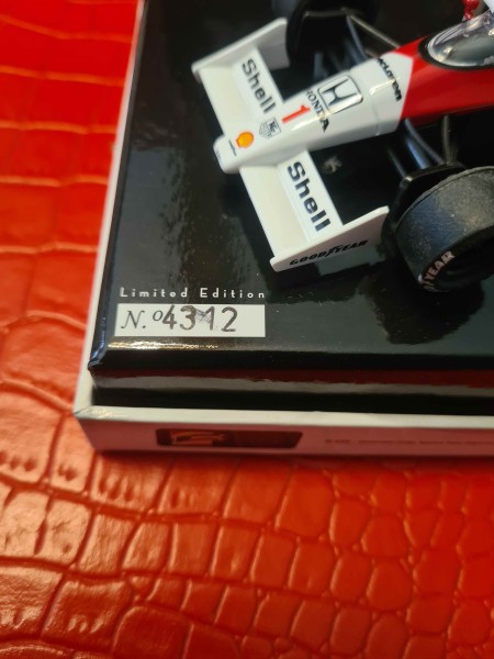 AYRTON SENNA MC LAREN MP4/6 SCALEXTRIC REF 64270