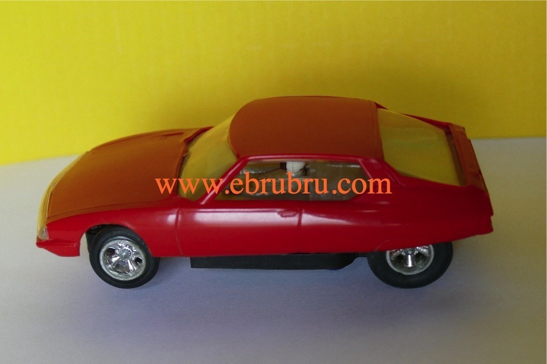 CITROEN SM MASERATI ROUGE STROMBECKER