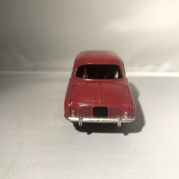 RENAULT DAUPHINE rouge DINKY TOYS RÉF 24 E