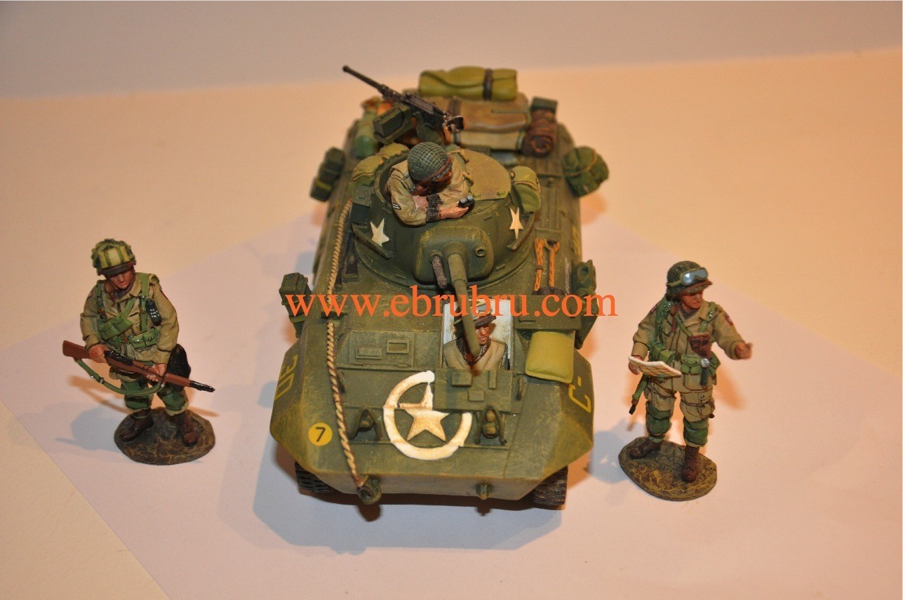 D DAY  U.S. M8 GREYHOUND ARMORED CAR SET KING & COUNTRY DD038