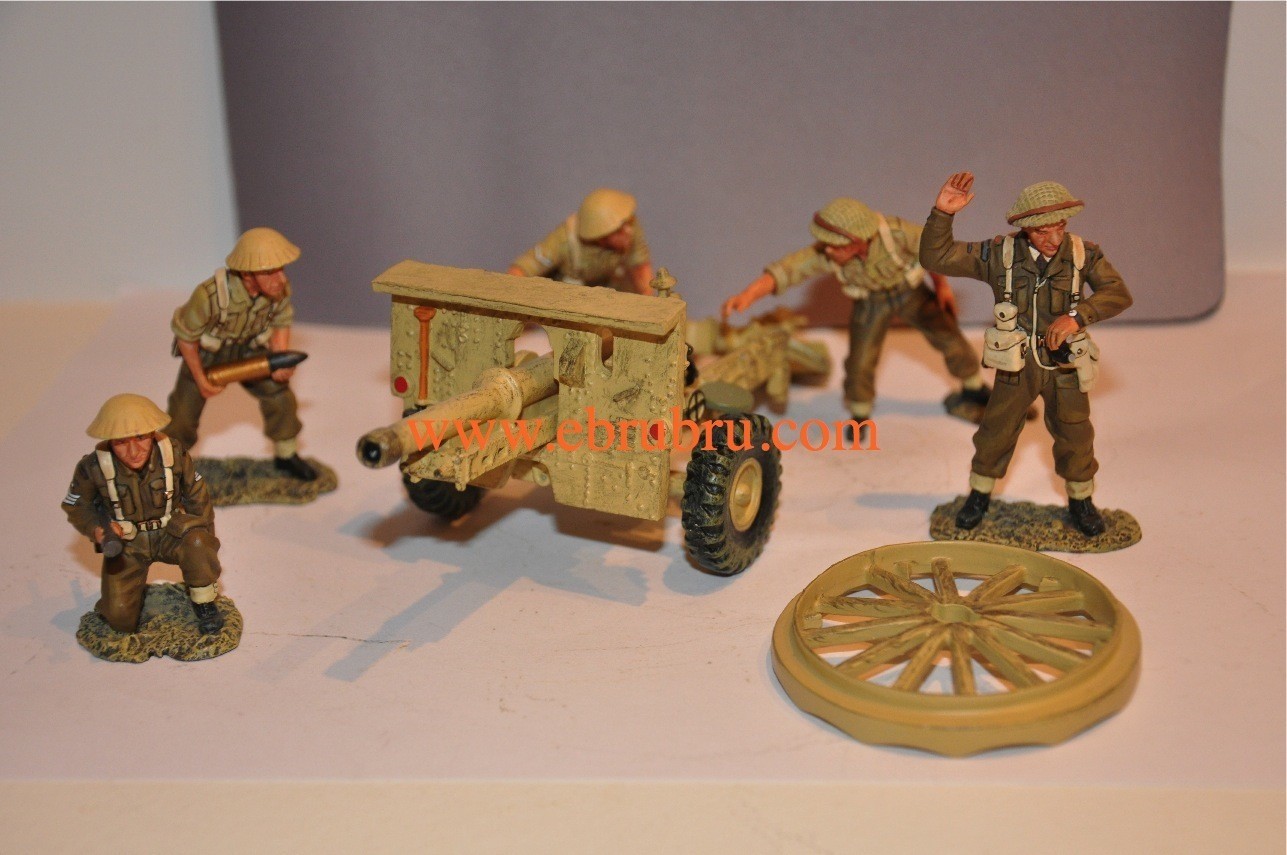 BRITISH EIGHTH ARMY  25LB. MEDIUM FIELD GUN & CREW KING & COUNTRY EA004