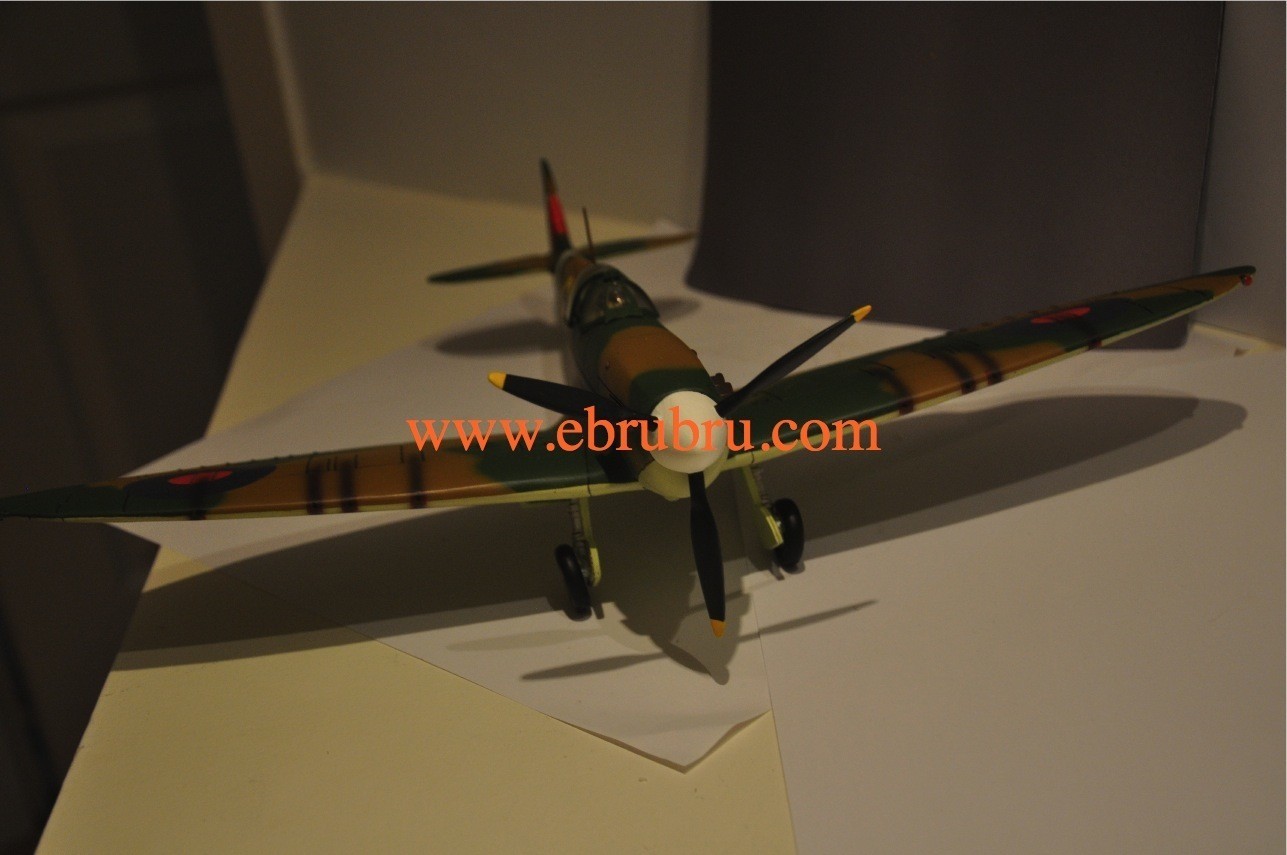 SPITFIRE II LE250 KING & COUNTRY RAF017