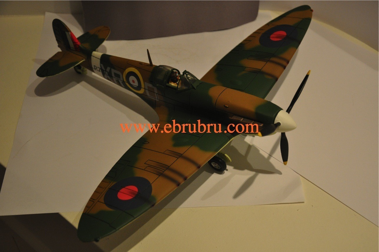 SPITFIRE II LE250 KING & COUNTRY RAF017