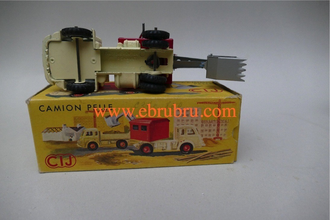 CAMION PELLE CIJ REF 3/82