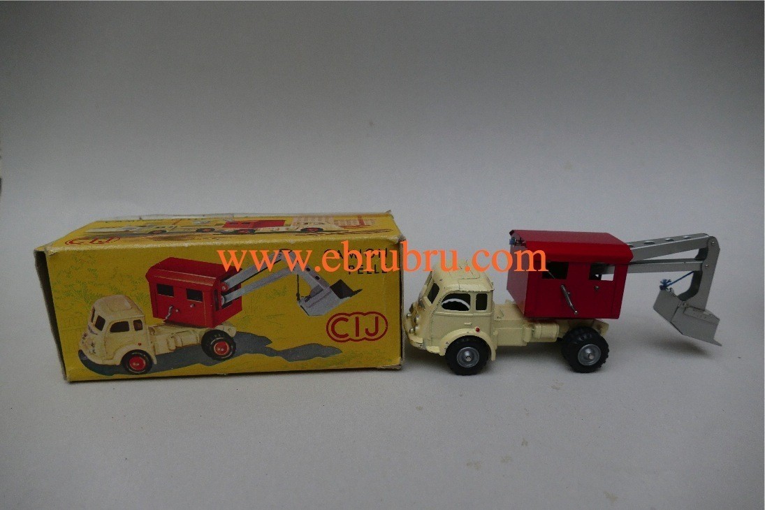 CAMION PELLE CIJ REF 3/82