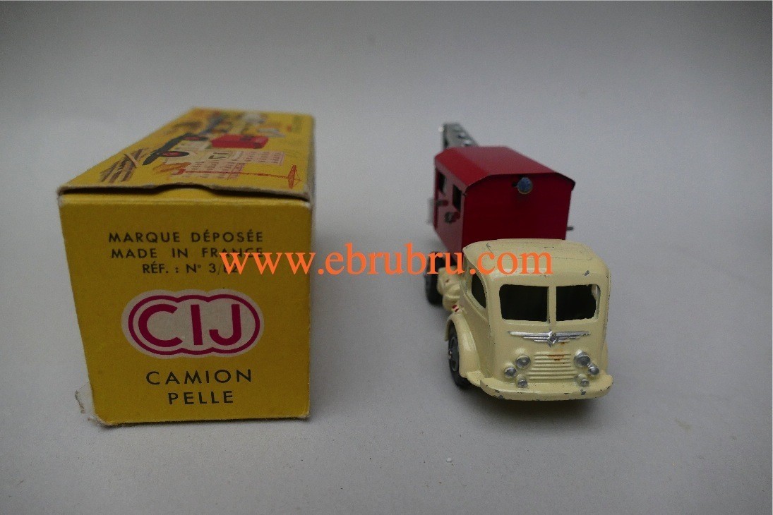 CAMION PELLE CIJ REF 3/82