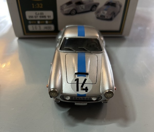 Ferrari 250 GT SWB 61 Slot Classic CJ-23 RTR