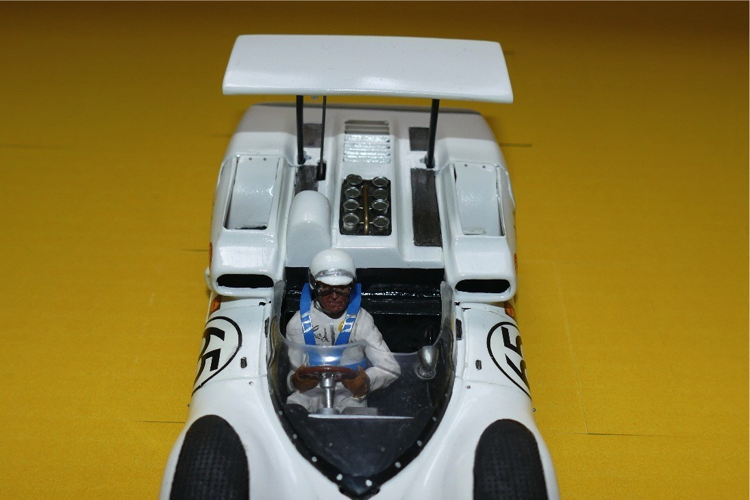 CHAPARRAL 2E  CAROSSERIE RESINE REPRO ET CHASSIS COX SCALE 1/24 SLOT CAR