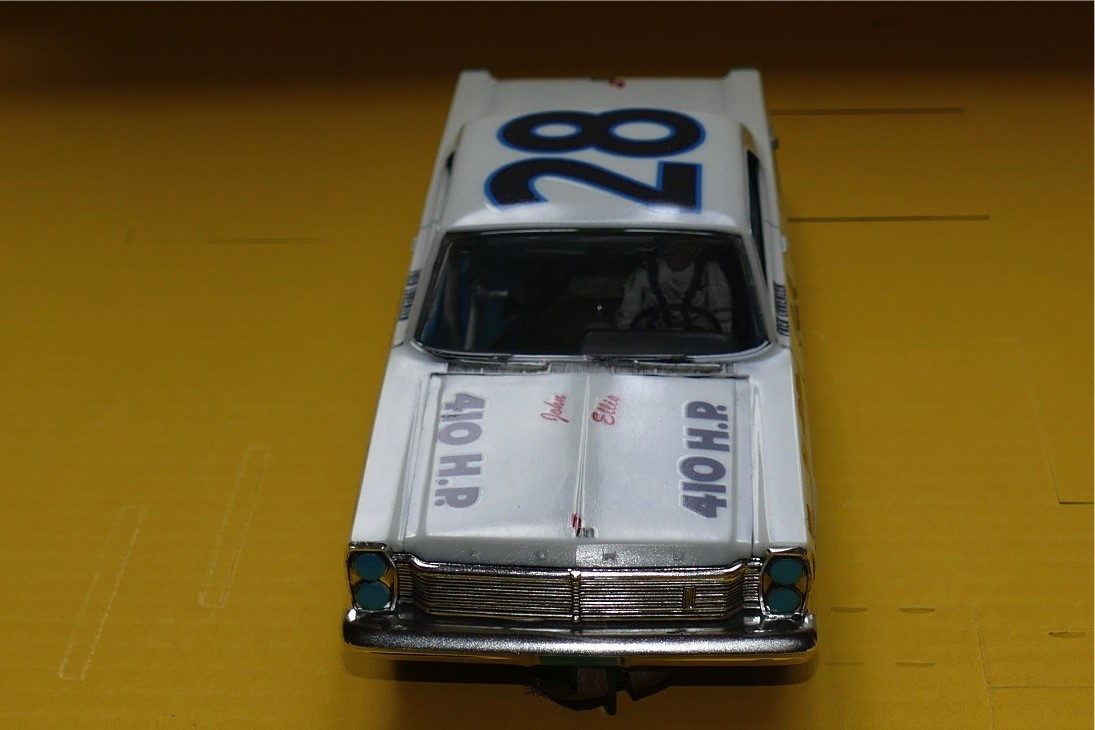 FORD GALAXIE 500 XL AMT SCALE 1/24 SLOT CAR