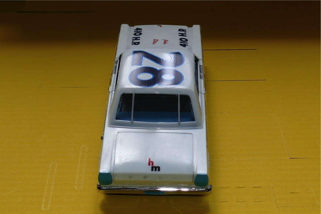 FORD GALAXIE 500 XL AMT SCALE 1/24 SLOT CAR