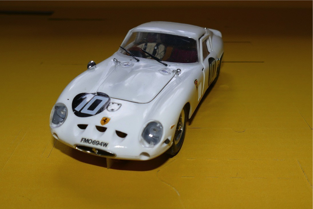 FERRARI 250 GTO  BLANCHE FUJIMI SCALE 1/24 SLOT CAR