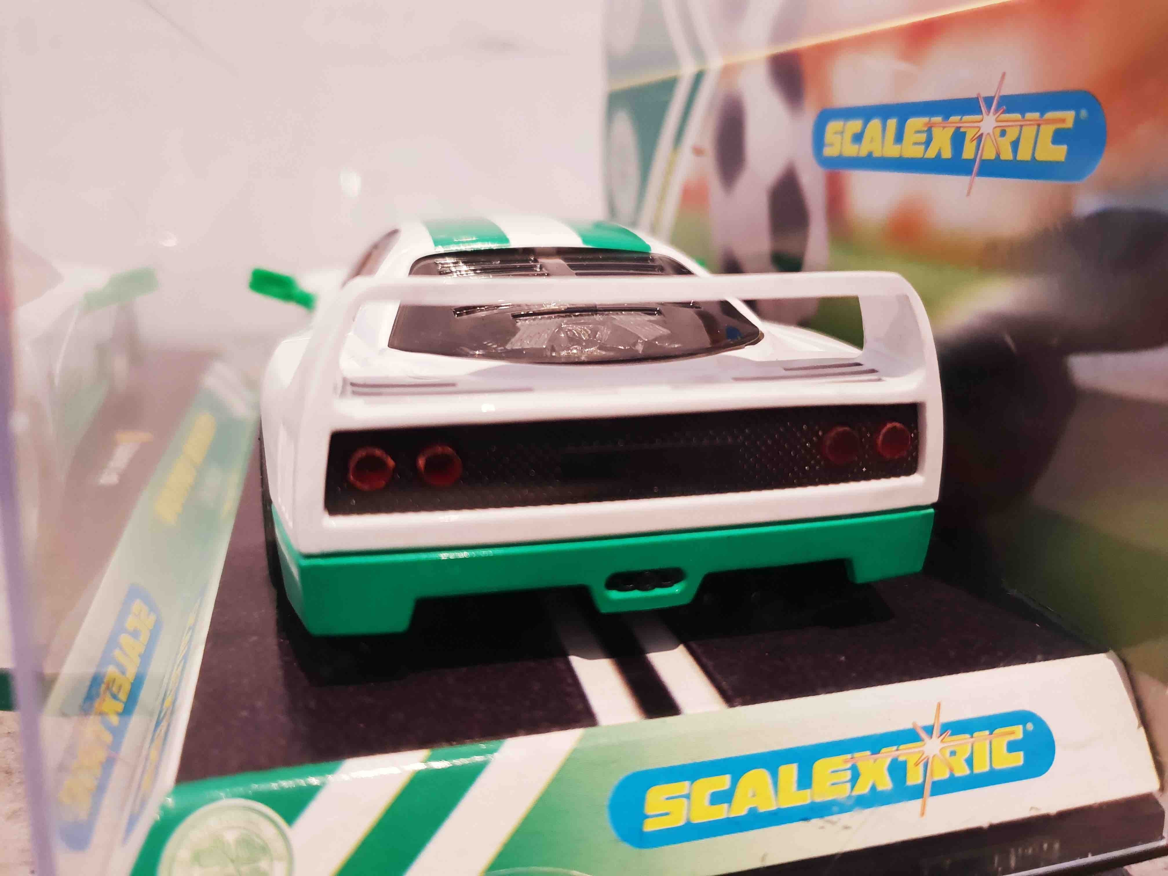 SCALEXTRIC C2147 FERRARI F40 CELTIC