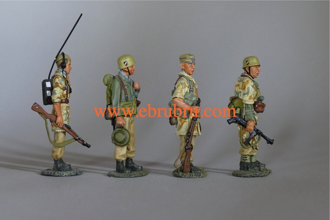 AFRIKA KORPS GERMAN RAMCKE BRIGADE STANDING PATROL  KING & COUNTRY AK011