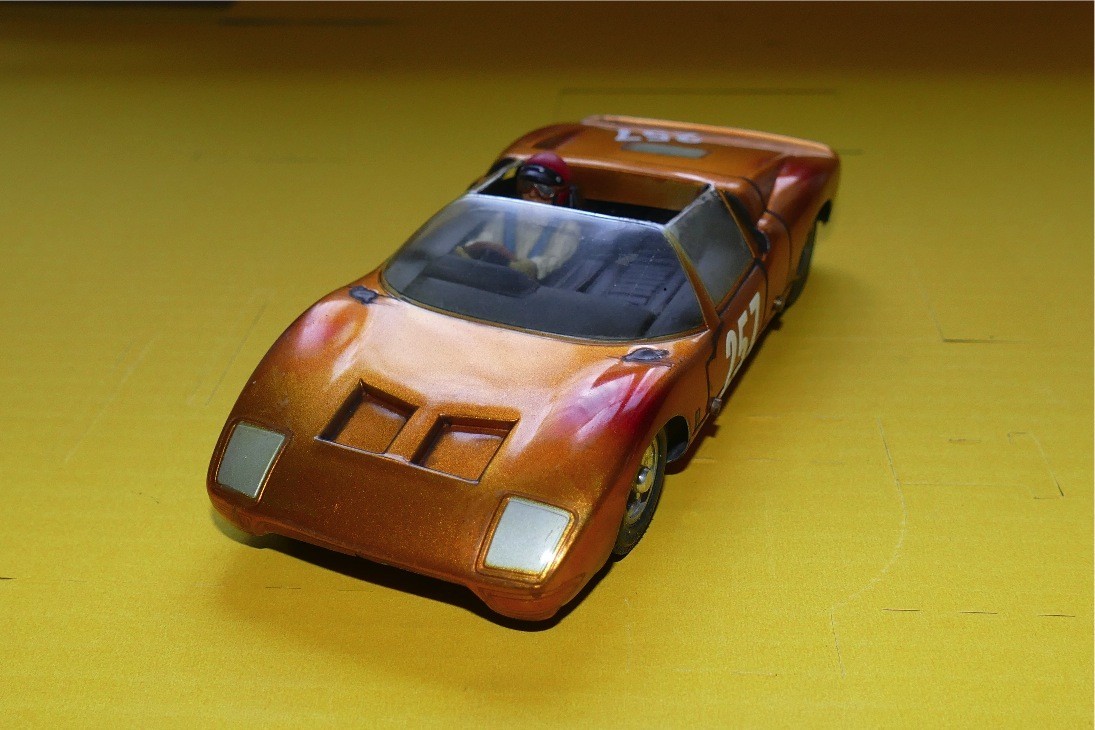 FORD GT 40 CHASSIS ASYMMETRICAL SCALE 1/24 SLOT CAR