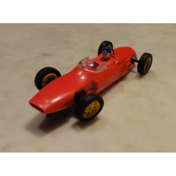 C 66 COOPER AUSTIN  FORMULE JUNIOR ROUGE BASE AVEC VIS SCALEXTRIC