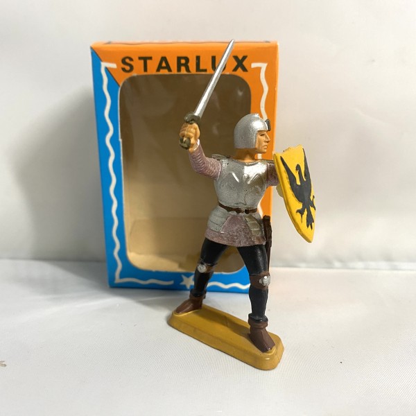 Chevalier cuirassé combattant - Écu jaune - Pied IVOIRINE STARLUX RÉF 6006