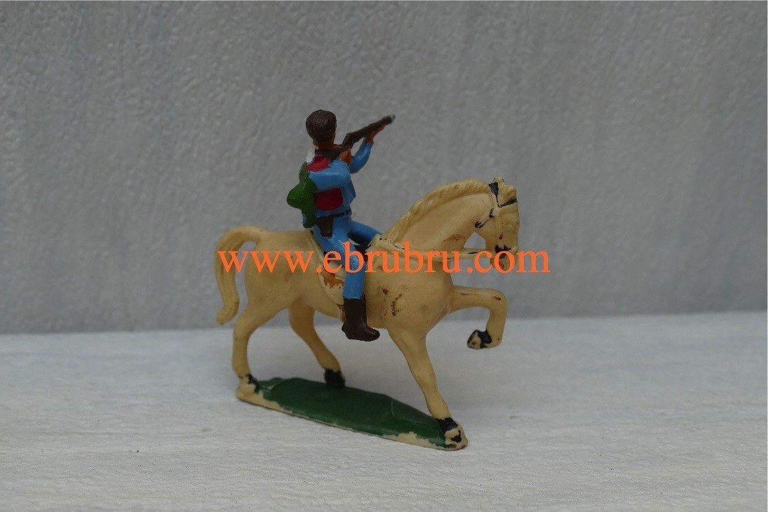 CAVALIER COWBOY TIREUR FUSIL BLEU STARLUX RÉF 411