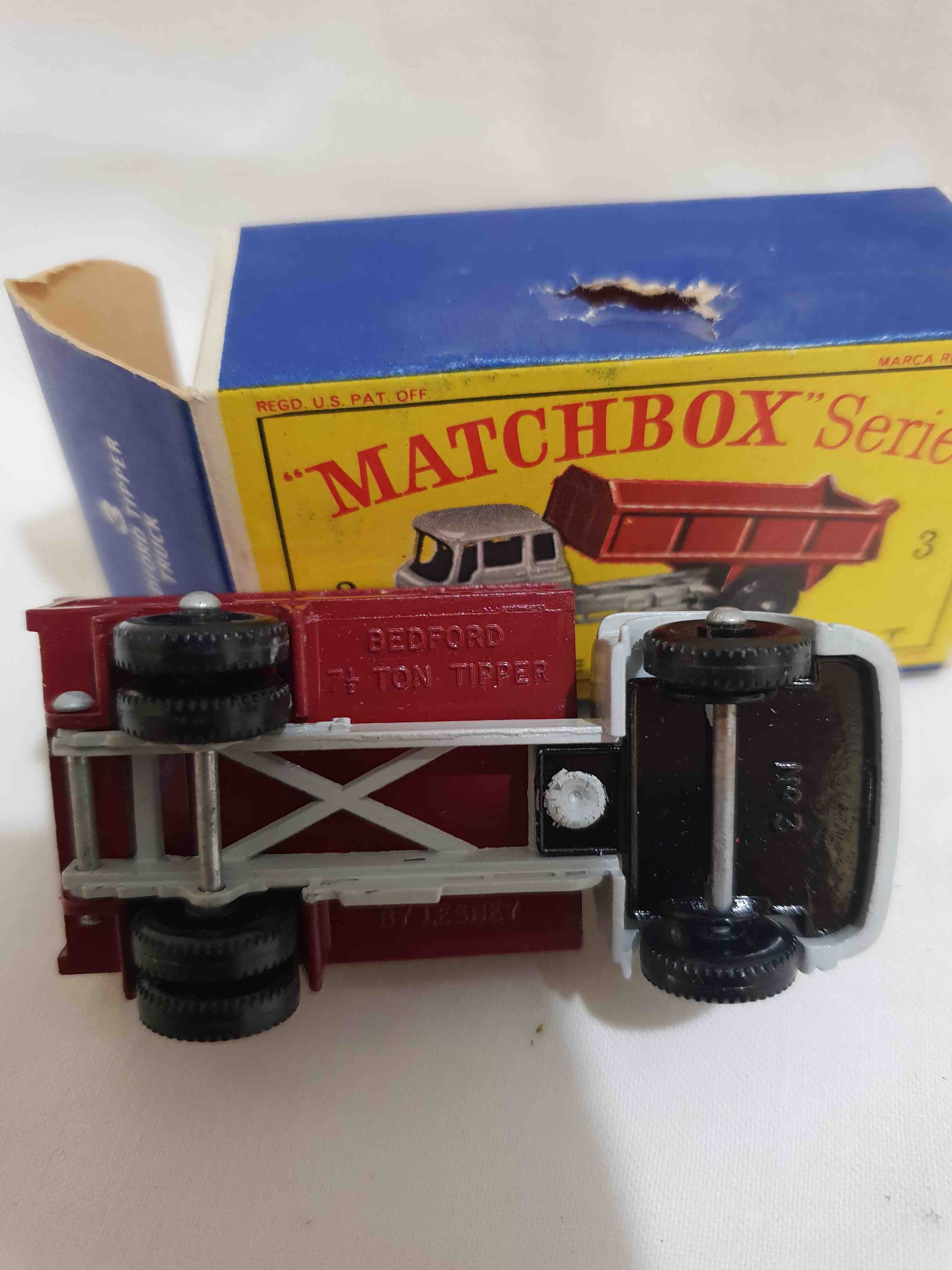 MATCHBOX SERIE 3 TIPPER TRUCK