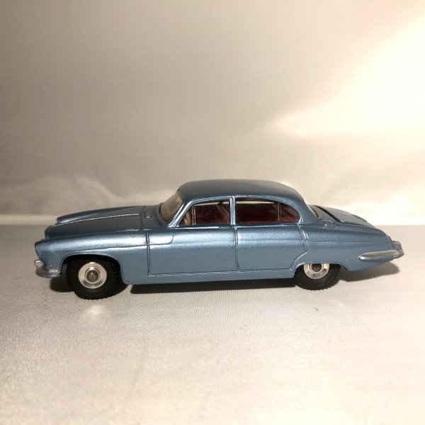 Jaguar mark X Bleu  Dinky Toys ref 142