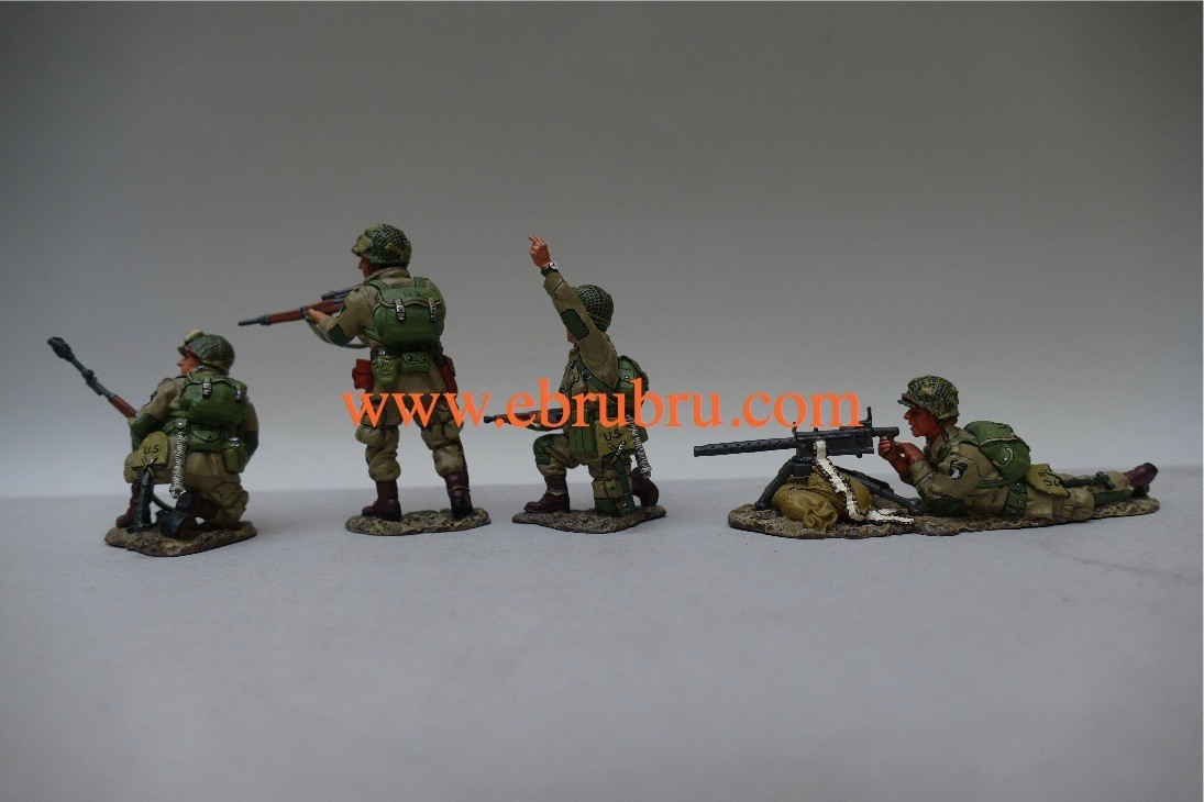 U.S. COVERING FIRE D DAY 1944 KING & COUNTRY DD036