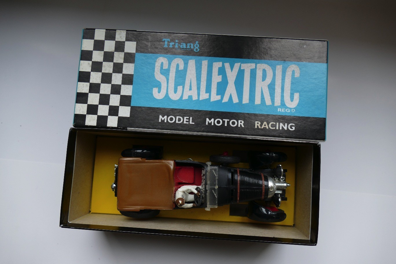 BENTLEY NOIRE FRANCAISE SCALEXTRIC RÉF C 64