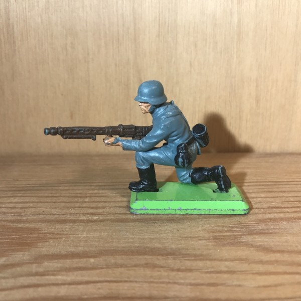 Soldat allemand MG à la hanche accroupi BRITAINS DEETAIL